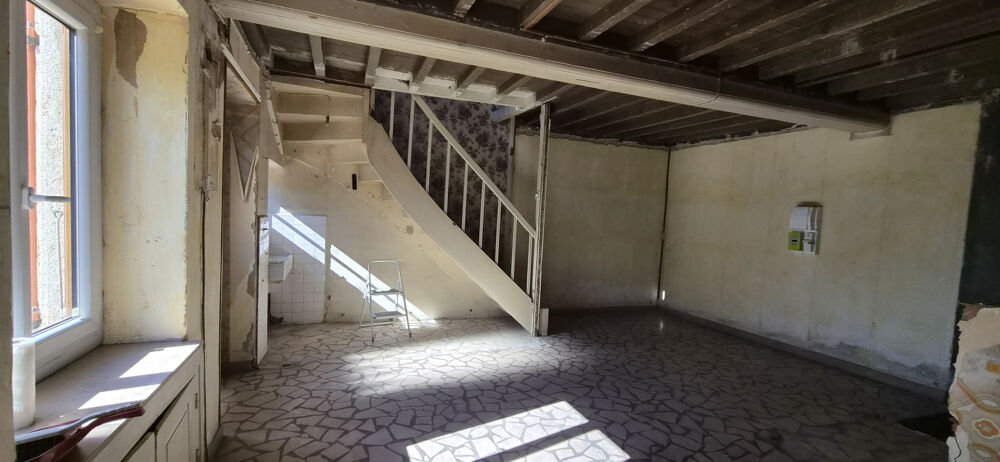 Vente Maison Maison de village en pierre avec cours privative, cave et 2 places de stationnement. Montalieu vercieu