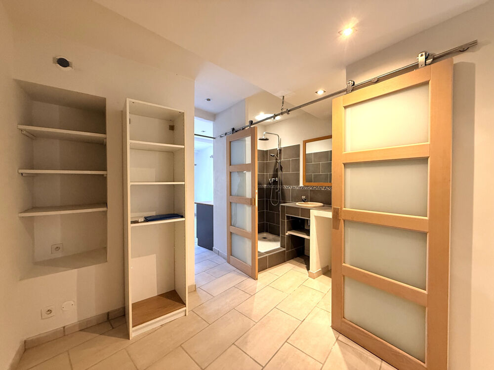 APPARTEMENT EN RDC 2 PIECES 28M2 RENOVE