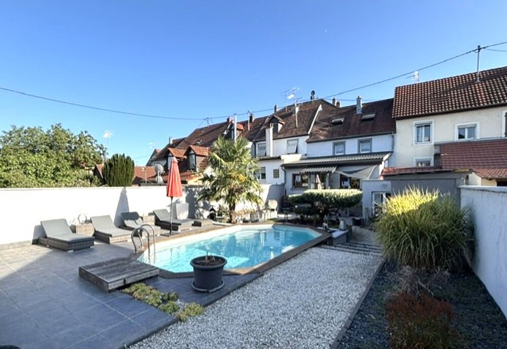 Cernay centre Maison de village de 1920 de 110 m2, 5 pièces, 3/4 chambres rénovée avec piscine