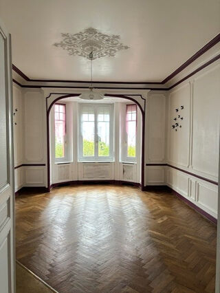  Maison à vendre 12 pièces 385 m²