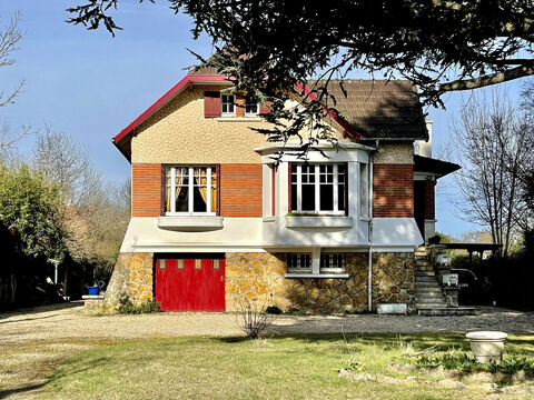   Demeure de charme , BARBIZON , 10 pi�ce(s) 221 m2 , 4 chambres , terrain 4079m2. Propri�t�/ch�teau - 10 pi�ce(s) - 221 m�