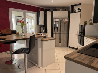  Maison  vendre 7 pices 375 m