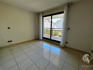  Appartement à louer 5 pièces 115 m²