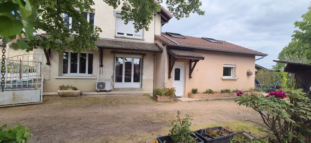 Vente Maison Maison de 99 m2 habitables, plus ses annexes, implantées sur un terrain de 4652 m2. Trept