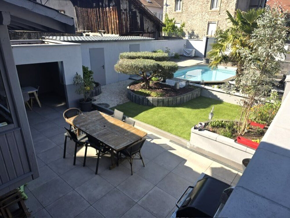 Cernay centre Maison de village de 1920 de 110 m2, 5 pièces, 3/4 chambres rénovée avec piscine