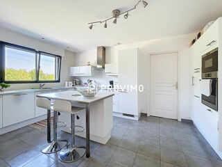  Maison  vendre 8 pices 215 m