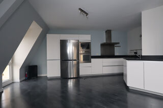  Appartement à louer 5 pièces 116 m²