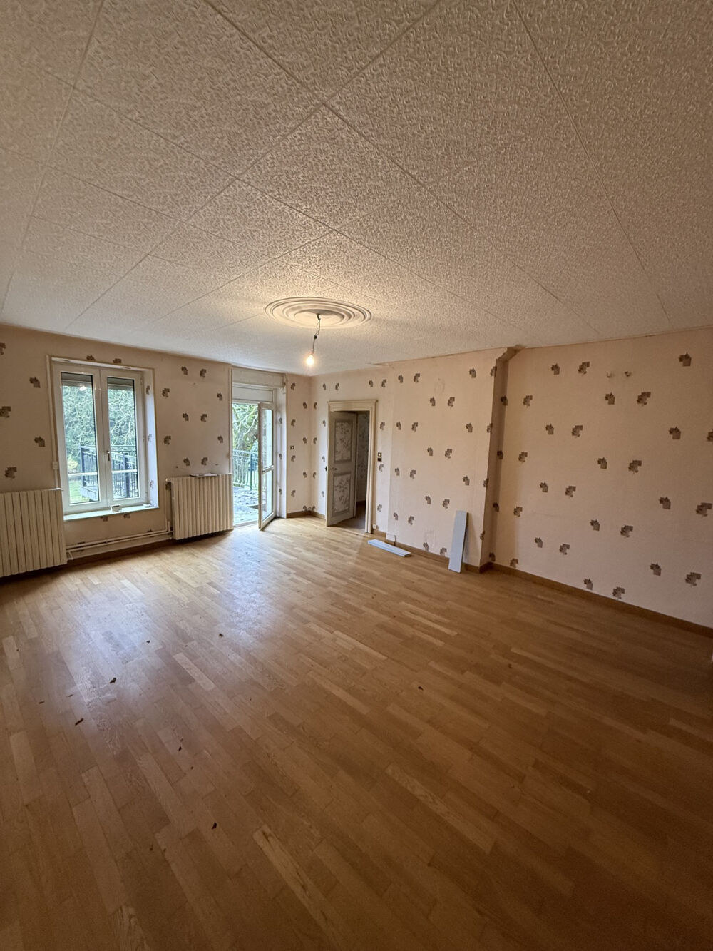 Vente Maison Maison à fort potentiel   212 m2   5 chambres   terrain de 7,16 ares   rénovation complète   Rozérieulles Rozerieulles