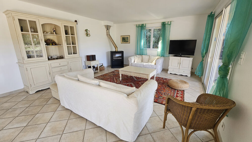 à vendre  Maison Bagnols-en-Forêt (83600)