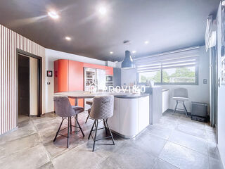  Maison � vendre 8 pi�ces 220 m�