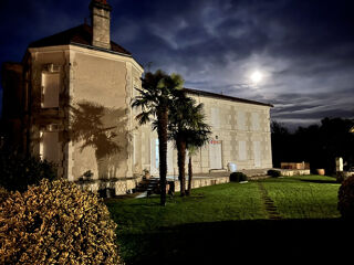  Propri�t�/ch�teau � vendre 10 pi�ces 300 m�