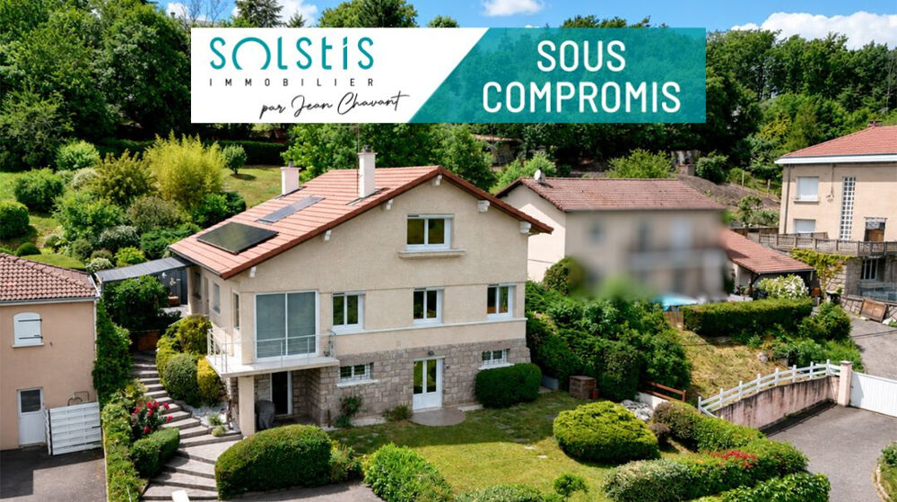 À ST GENEST LERPT *** MAISON FAMILIALE DE 204 M2 *** TERRAIN DE 1106 M2
