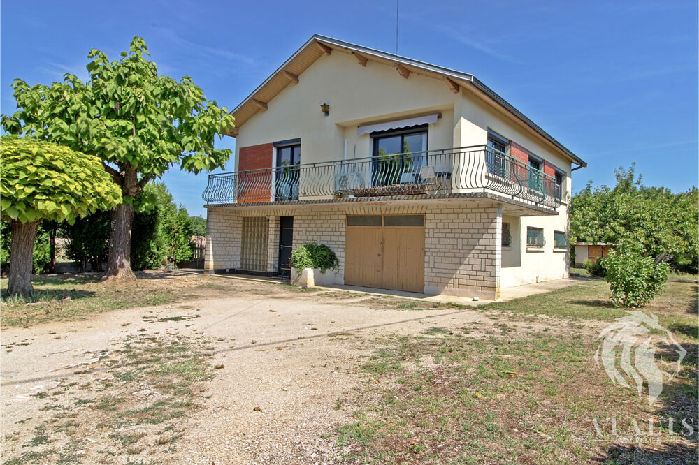 À vendre à Saint-Hilaire-Du-Rosier (38) : grande maison