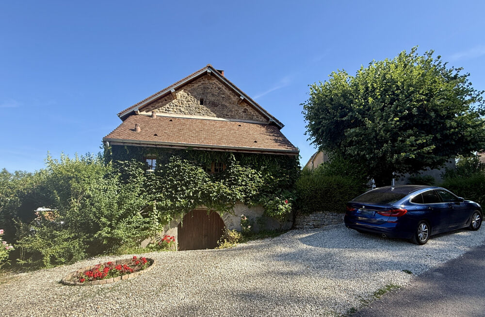 Maison familiale avec maison d'amis et piscine