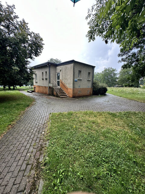   ANCIENNE MAISON MEDICALE DE 75.50m2 sur 3.54 ares Maison - 3 pi�ce(s) - 76 m�