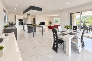 Vente Maison Maison contemporaine de plain-pied   2023   DPE A   3 chambres   750 m2 de terrain Chazey bons