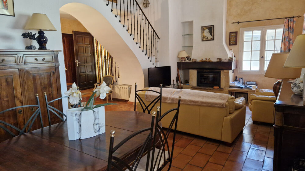 Vente Maison LANGLADE, EN VAUNAGE, VILLA TRADITIONNELLE R+1 AVEC DEPENDANCES Langlade