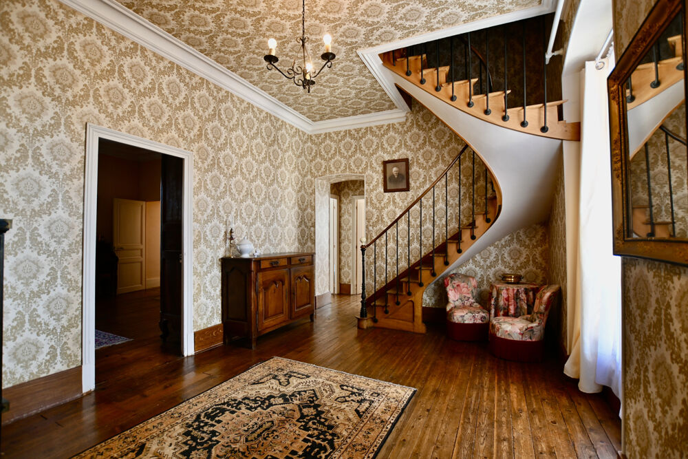 à vendre  Propriété/château Vault-de-Lugny (89200)