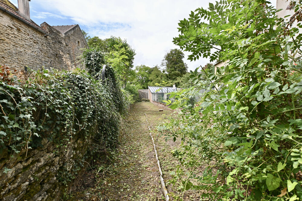 Maison de village avec jardin