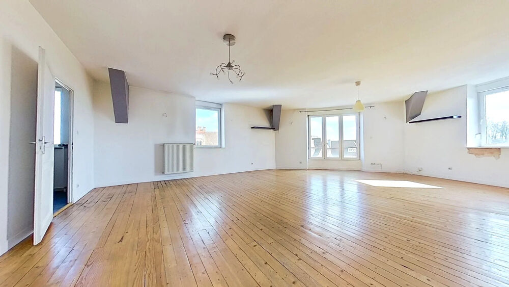 LONGWY HAUT, PROCHE DES FRONTIERES AVEC LE LUXEMBOURG ET LA BELGIQUE, BEL APPARTEMENT ANCIEN DE 134 M2 + GRAND