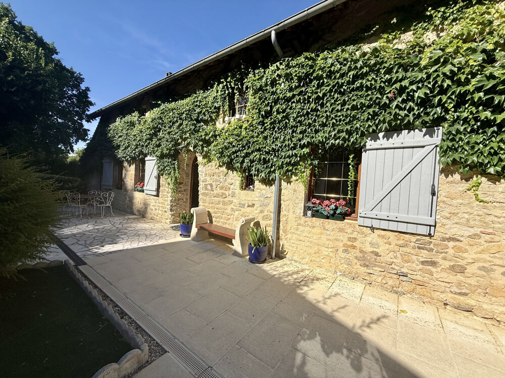 Maison familiale avec maison d'amis et piscine
