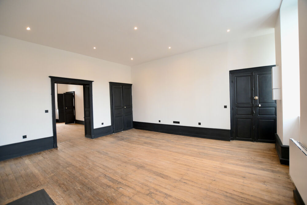 Vivre le charme du centre historique avec tout le confort dun bel appartement familial