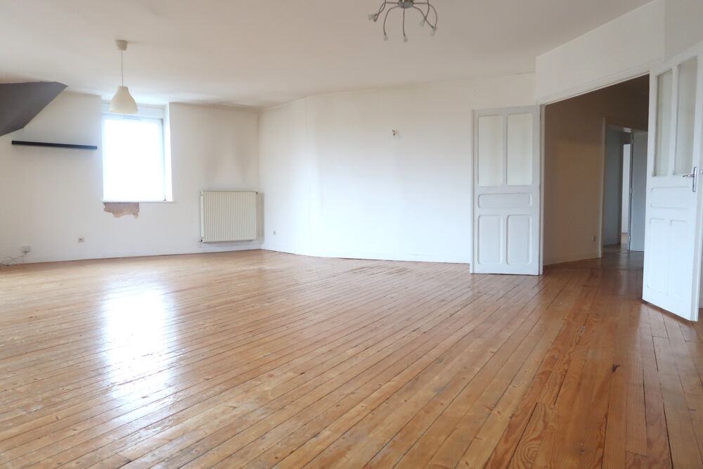 LONGWY HAUT, PROCHE DES FRONTIERES AVEC LE LUXEMBOURG ET LA BELGIQUE, BEL APPARTEMENT ANCIEN DE 134 M2 + GRAND