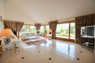  Maison  vendre 12 pices 243 m