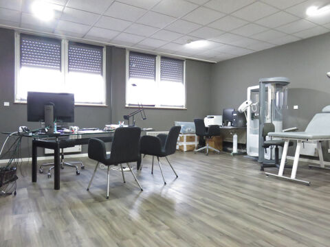 HAGONDANGE centre ville, plateau de 156m2 pour activité libérale composé de 7 pièces + parkings. 258000 57300 Hagondange