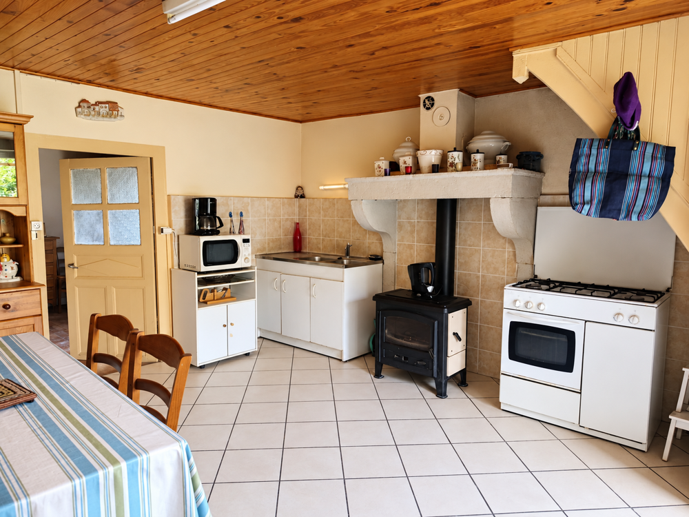 Maison en pierre 3 chambres Plus de 150 m2 de potentiel supplémentaire