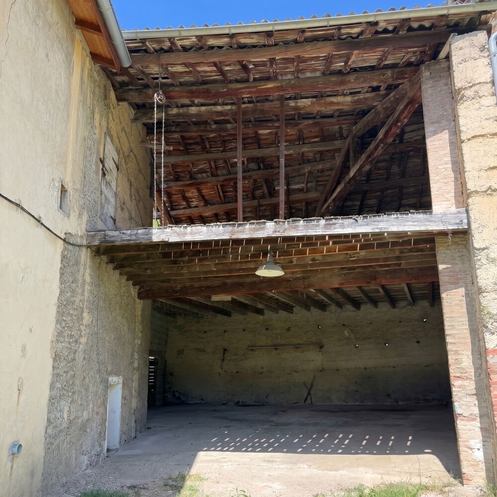 Maison à rénover + grange