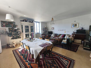  Immeuble à vendre 230 m² Brenod