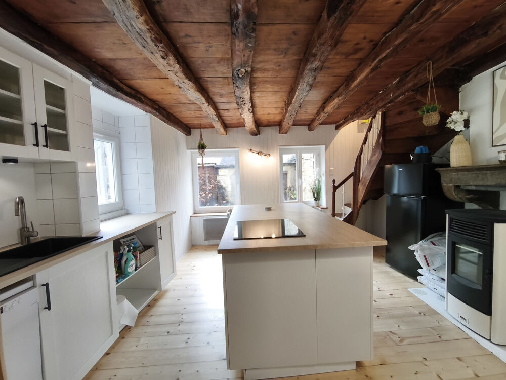maison en pierre avec terrasse