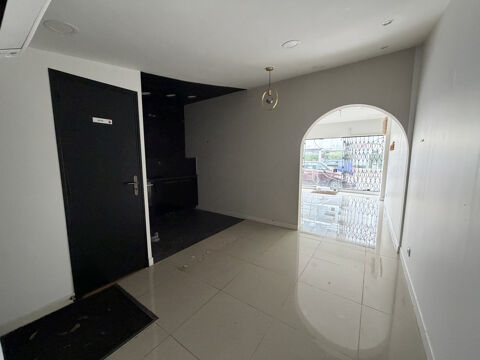   LOCAL COMMERCIAL 40 m2   CENTRE-VILLE PESSAC   FORT POTENTIEL 