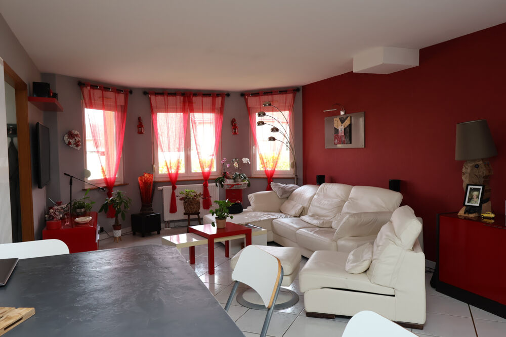 Vente Maison Proche de Metz à HAYES à Maison récente 147 m2 4 chambres, grand terrain  piscine et garages Hayes