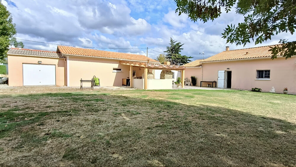 Vente Maison Maison familiale 4 chambres   Terrain clos 6 540 m2   3 garages   5 min A10 St caprais de blaye