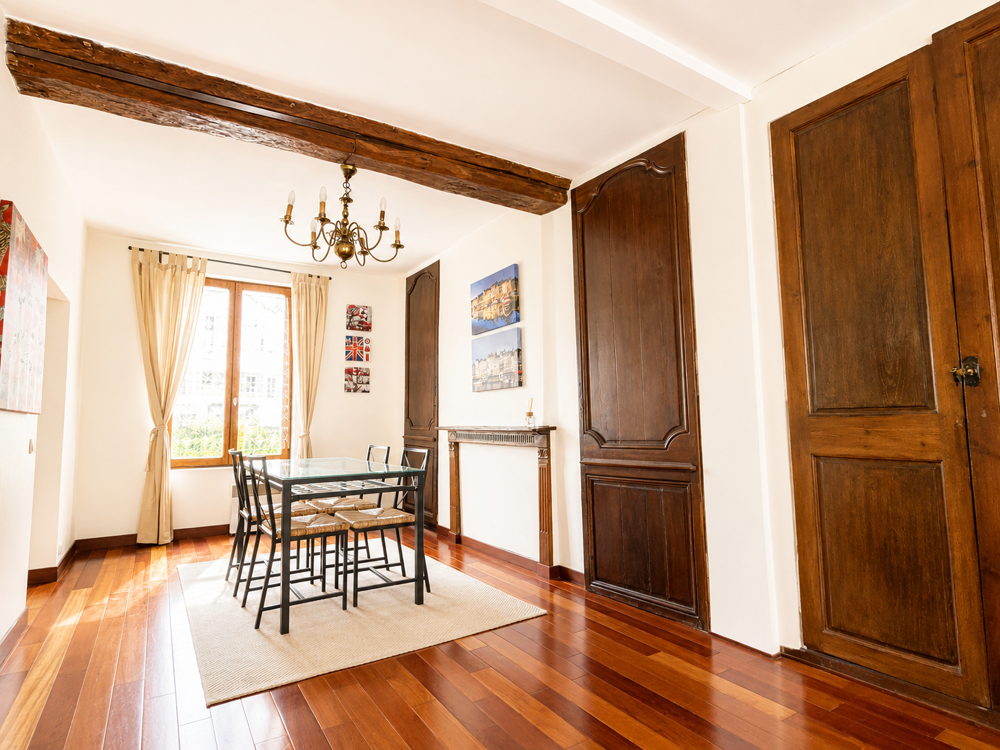 HONFLEUR CENTRE - BEL APPARTEMENT T2 DE 52 M2 - CHARME, LUMINOSITE ET VIE A PIED - 1ER ETAGE SANS ASCENSEUR -