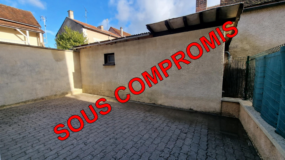 Vente Immeuble IMMEUBLE DE RAPPORT EN MONO PROPRIETE - 4 APPARTEMENTS ET 1 LOCAL COMMERCIAL Auxerre