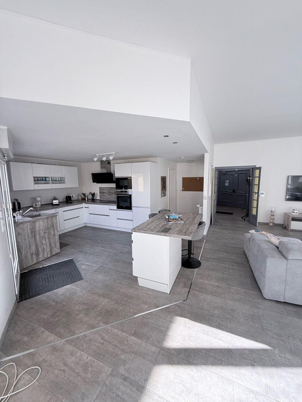 Vente Maison Maison d'architecte de 300m2 sur un terrain de 5.79 ares avec jardin et garage Thionville