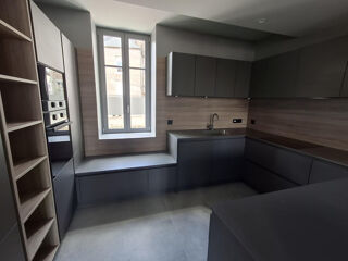  Maison à louer 7 pièces 210 m²