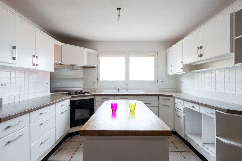 SAINT-SAUFLIEU - MAISON AVEC ENTREE SOUS PORCHE