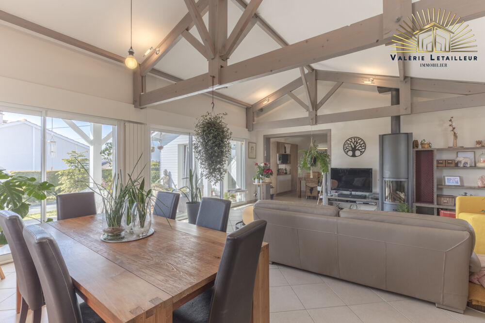 YVRAC 163 m2 HABITABLES SUR 850 m2 DE JARDIN Belle FAMILIALE aux prestations de qualitées