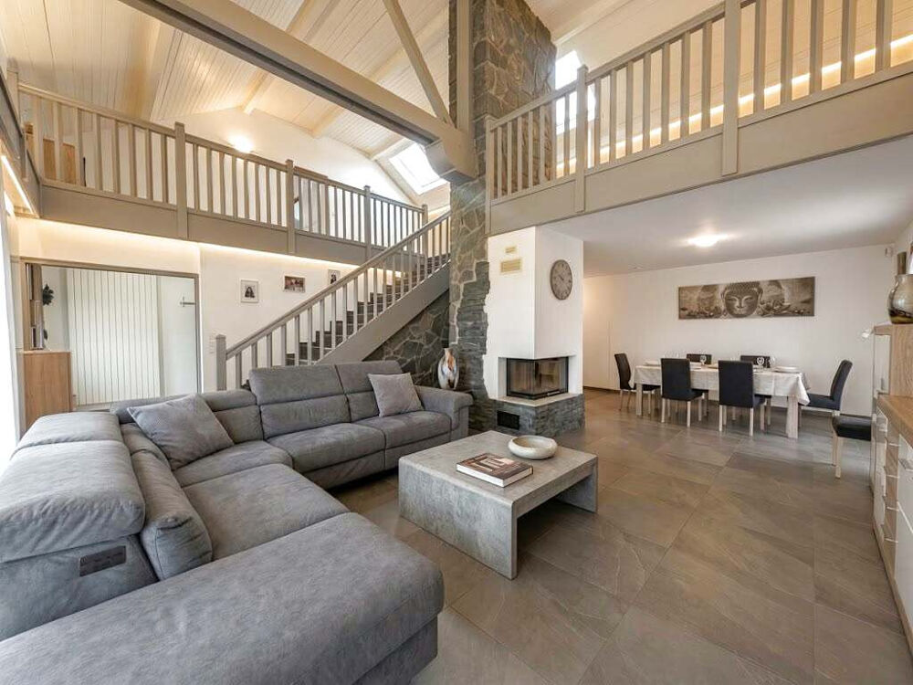 Vente Maison En exclusivité : Maison avec 6 chambres sur 1 750 m2 de terrain, commune très recherchée Eloise