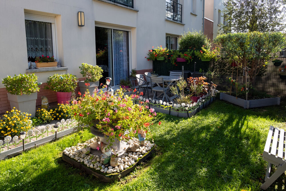 BOVES-APPARTEMENT T3 EN REZ-DE-JARDIN