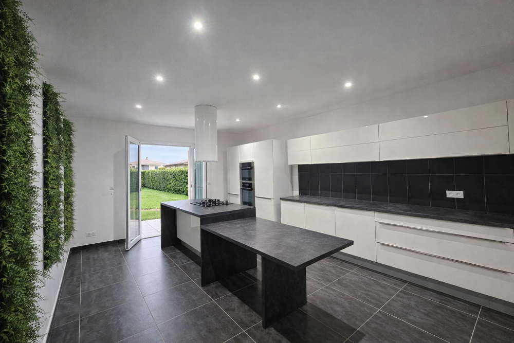 MAISON FAMILIALE CONTEMPORAINE DE PLAIN PIED