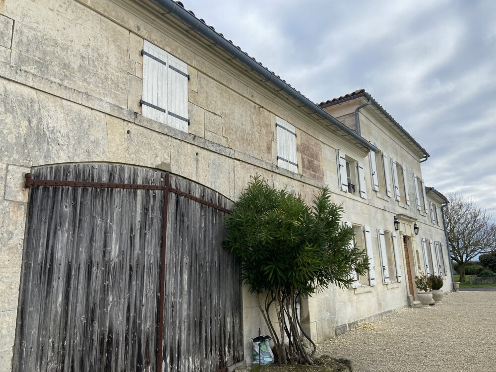Vente Propriété/Château SEGONZAC EXCLUSIVITE PROPRIETE DE 205 M2 SUR 2300 M2 DE TERRAIN PLUS 180M2 DE BATI A RENOVER Segonzac