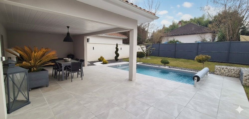 MAISON RÉCENTE PLAIN-PIED 2020 AVEC PISCINE, TERRASSE ET 2 GARAGES MOTORISÉS LA CHAPELLE-DE-LA-TOUR