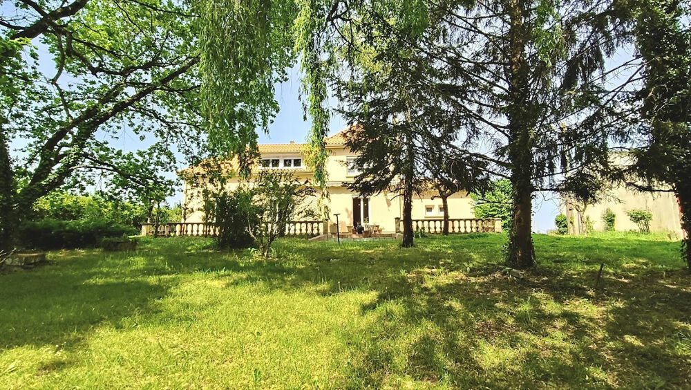Maison familiale + grand hangar : un bien rare aux portes de Blaye !
