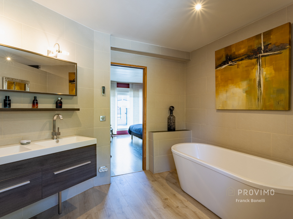 Maison avec espace professionnel Frontière Suisse Idéale artisan, profession libérale ou entreprise