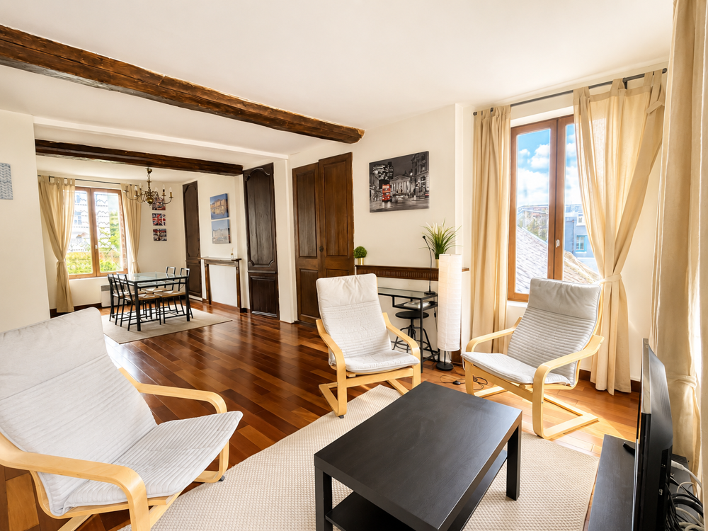 HONFLEUR CENTRE - BEL APPARTEMENT T2 DE 52 M2 - CHARME, LUMINOSITE ET VIE A PIED - 1ER ETAGE SANS ASCENSEUR -